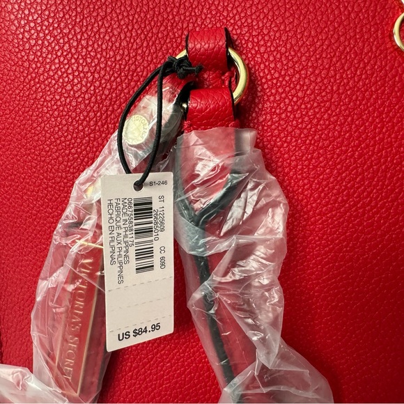 NWT Red VS purse - Picture 10 of 10